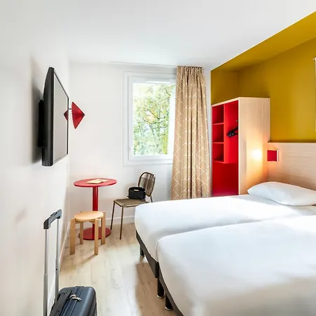 Ibis Styles Geneve Aeroport Hotel 3*