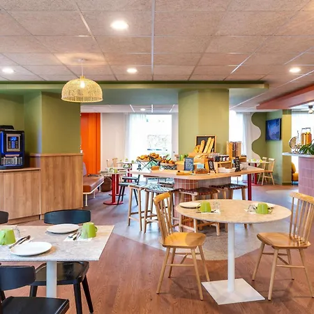 Hotel Ibis Styles Geneve Aeroport 3*